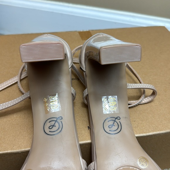 NWOT - Chinese Laundry Women's Heeled Sandal, Beige, Size 9 - Picture 8 of 14